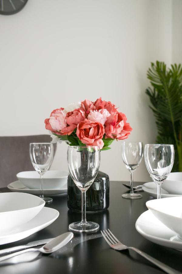 Suites By Rehoboth - Abbey Wood Station - London Zone 4 Zewnętrze zdjęcie