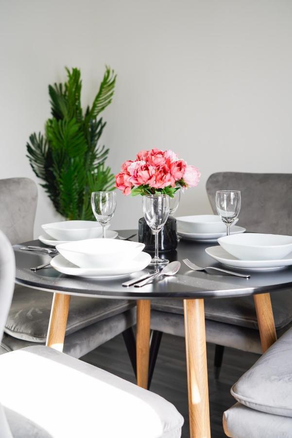 Suites By Rehoboth - Abbey Wood Station - London Zone 4 Zewnętrze zdjęcie