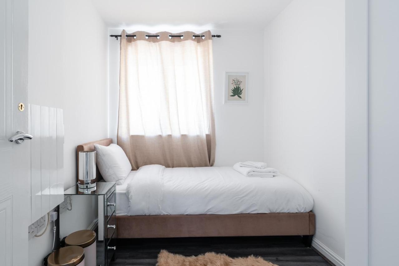 Suites By Rehoboth - Abbey Wood Station - London Zone 4 Zewnętrze zdjęcie